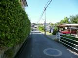 東側前面道路です。